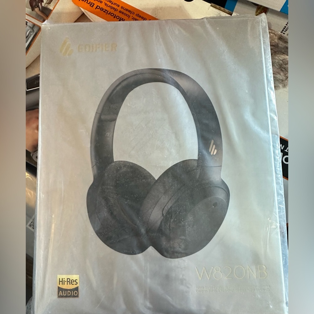 Headphone